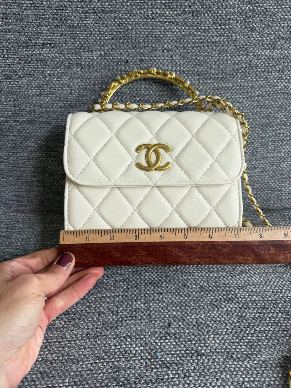 CHANEL MAKEUP Cream Quilted Mini Flap Bag with Gold Hardware - Picture 7 of 12